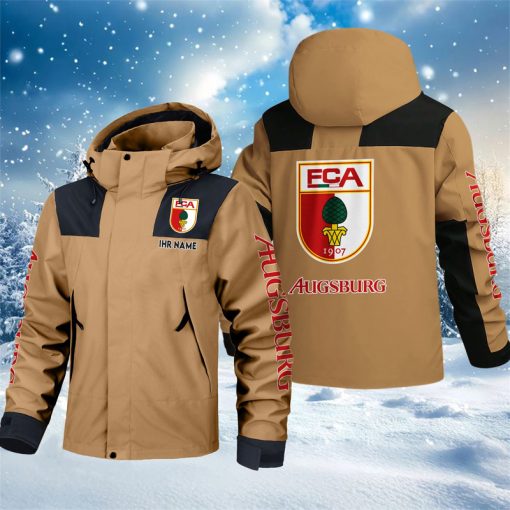 FC Augsburg – Outdoorjacke Sportlicher Stil mit Ihrem Namen FC Augsburg – Outdoorjacke Sportlicher Stil mit Ihrem Namen