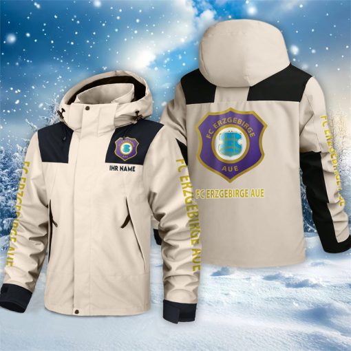 FC Erzgebirge Aue – Outdoorjacke Sportlicher Stil mit Ihrem Namen FC Erzgebirge Aue – Outdoorjacke Sportlicher Stil mit Ihrem Namen