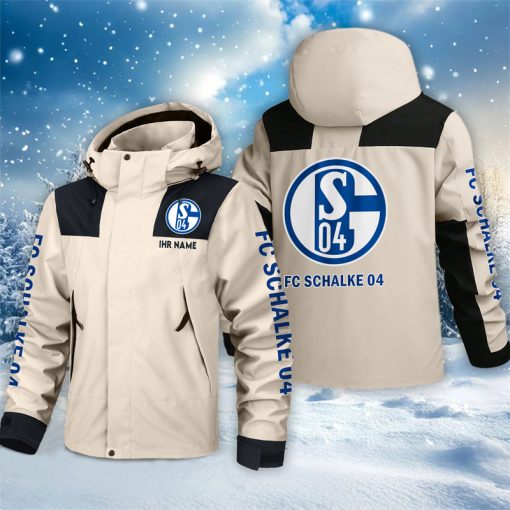 FC Schalke 04 – Outdoorjacke Sportlicher Stil mit Ihrem Namen FC Schalke 04 – Outdoorjacke Sportlicher Stil mit Ihrem Namen