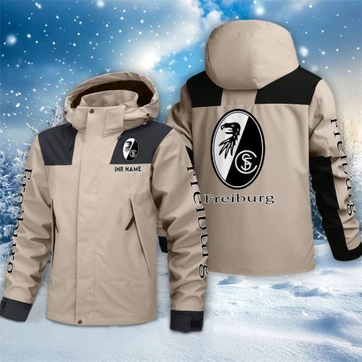 SC Freiburg – Outdoorjacke Sportlicher Stil mit Ihrem Namen SC Freiburg – Outdoorjacke Sportlicher Stil mit Ihrem Namen