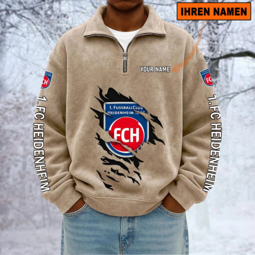 1. FC Heidenheim – Sweatshirt mit Halbzip – Neue Version mit Ihrem Namen 1. FC Heidenheim – Sweatshirt mit Halbzip – Neue Version mit Ihrem Namen