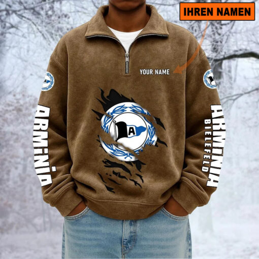 DSC Arminia Bielefeld – Sweatshirt mit Halbzip – Neue Version mit Ihrem Namen DSC Arminia Bielefeld – Sweatshirt mit Halbzip – Neue Version mit Ihrem Namen