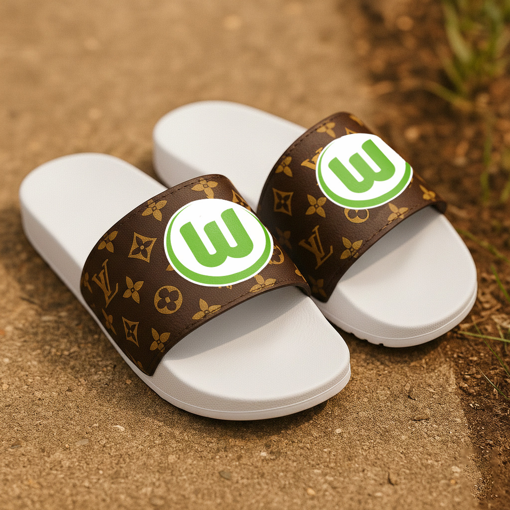 VfL Wolfsburg Neue Edition PU-Pantoletten VfL Wolfsburg Neue Edition PU-Pantoletten