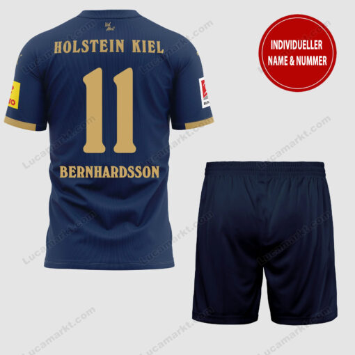 Holstein Kiel – T-Shirt und Shorts mit individueller Name Nummer – Sonderkollektion Holstein Kiel – T-Shirt und Shorts mit individueller Name Nummer – Sonderkollektion