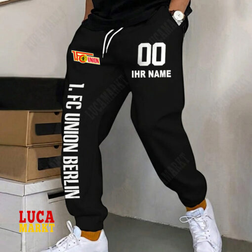 1. FC Union Berlin – Jogginghose Neue Edition mit Individueller Name Nummer 1. FC Union Berlin – Jogginghose Neue Edition mit Individueller Name Nummer