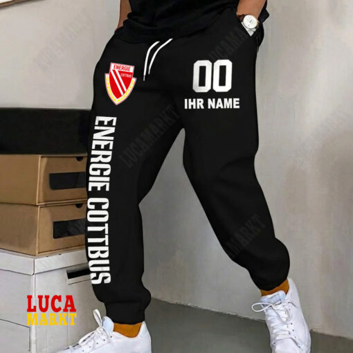 Energie Cottbus – Jogginghose Neue Edition mit Individueller Name Nummer Energie Cottbus – Jogginghose Neue Edition mit Individueller Name Nummer
