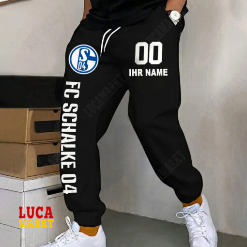 FC Schalke 04 – Jogginghose Neue Edition mit Individueller Name Nummer FC Schalke 04 – Jogginghose Neue Edition mit Individueller Name Nummer