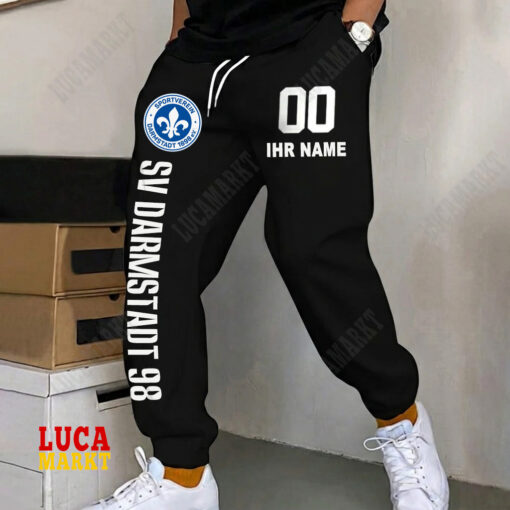 SV Darmstadt 98 – Jogginghose Neue Edition mit Individueller Name Nummer SV Darmstadt 98 – Jogginghose Neue Edition mit Individueller Name Nummer