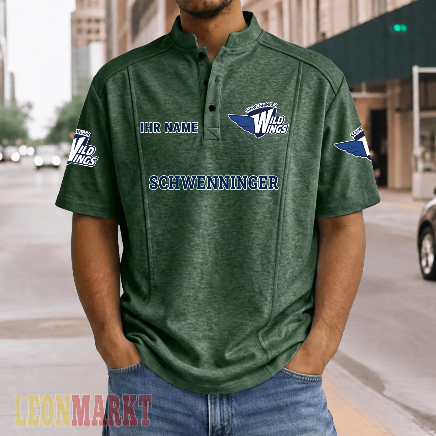 Schwenninger Wild Wings – Stehkragen-Polo Neue Version mit Ihrem Namen Schwenninger Wild Wings – Stehkragen-Polo Neue Version mit Ihrem Namen