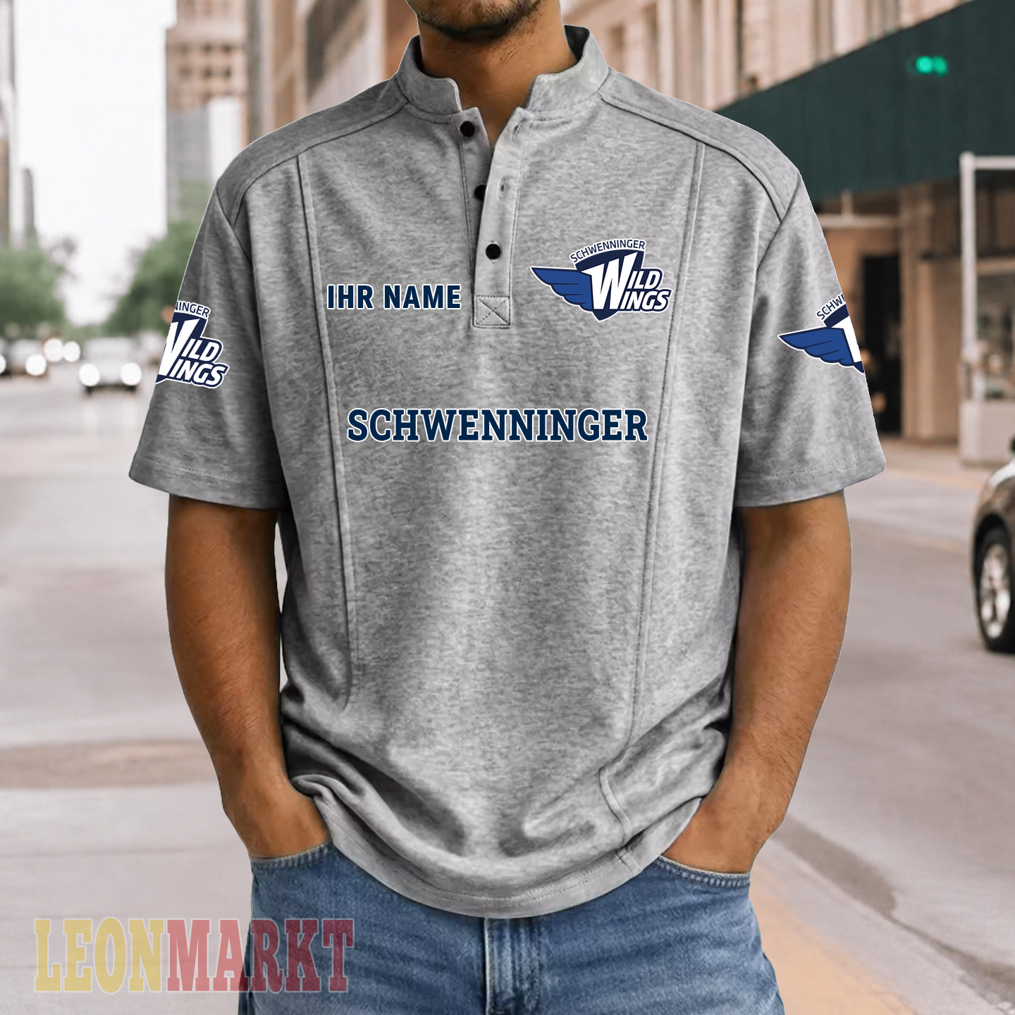 Schwenninger Wild Wings – Stehkragen-Polo Neue Version mit Ihrem Namen Schwenninger Wild Wings – Stehkragen-Polo Neue Version mit Ihrem Namen