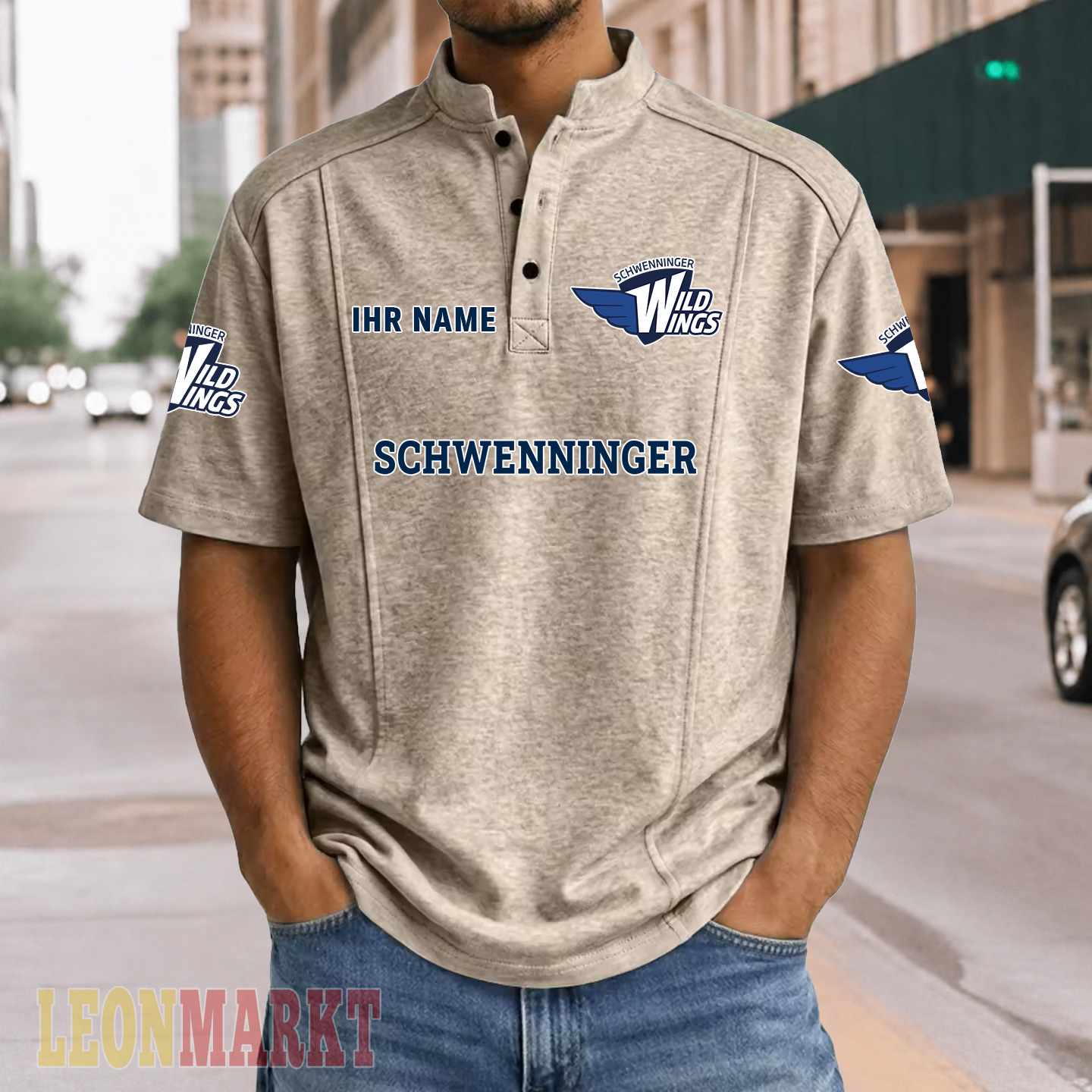Schwenninger Wild Wings – Stehkragen-Polo Neue Version mit Ihrem Namen Schwenninger Wild Wings – Stehkragen-Polo Neue Version mit Ihrem Namen
