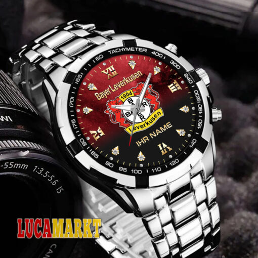 Bayer 04 Leverkusen – Aurora Uhr Neue Edition mit Ihrem Namen Bayer 04 Leverkusen – Aurora Uhr Neue Edition mit Ihrem Namen